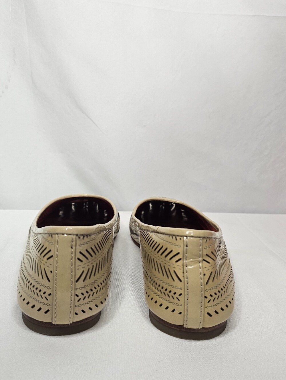 COACH Filippa Tapioca Beige Patent Laser Cut Ballet Flats Shoes 5.5 B New In Box - Picture 4 of 11